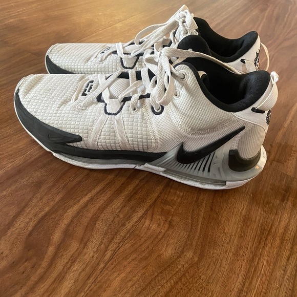 Nike Other - Nike LeBron witness 7 TB